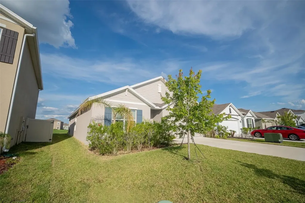 8318 Claw Glades Loop Wesley Chapel FL 33545
