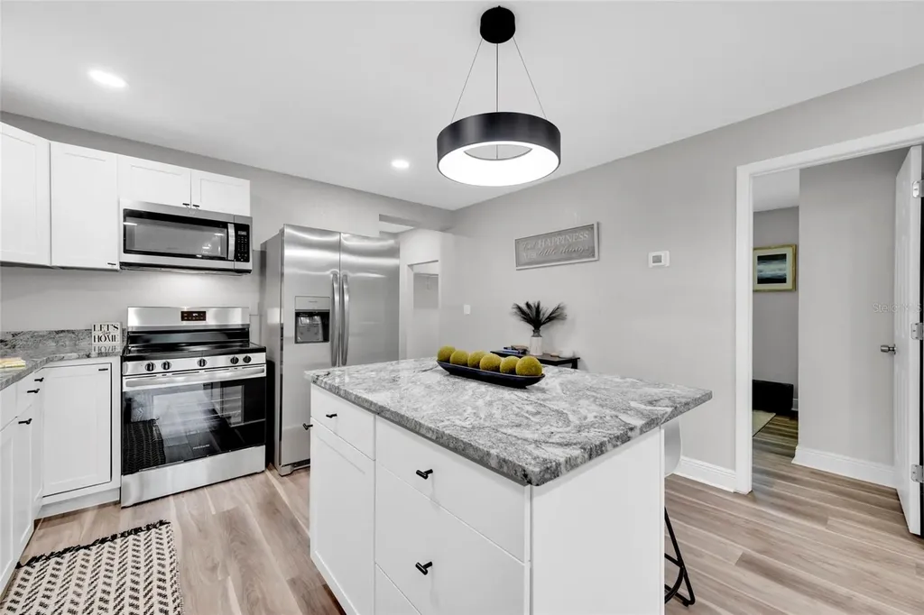 429 E Oakwood Street Tarpon Springs FL 34689