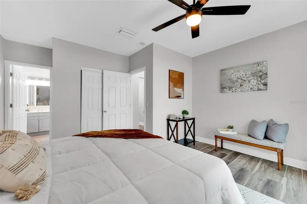429 E Oakwood Street Tarpon Springs FL 34689