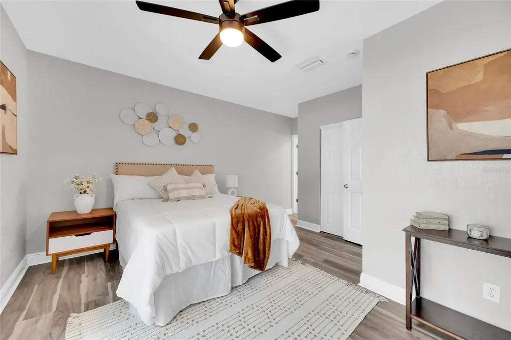 429 E Oakwood Street Tarpon Springs FL 34689