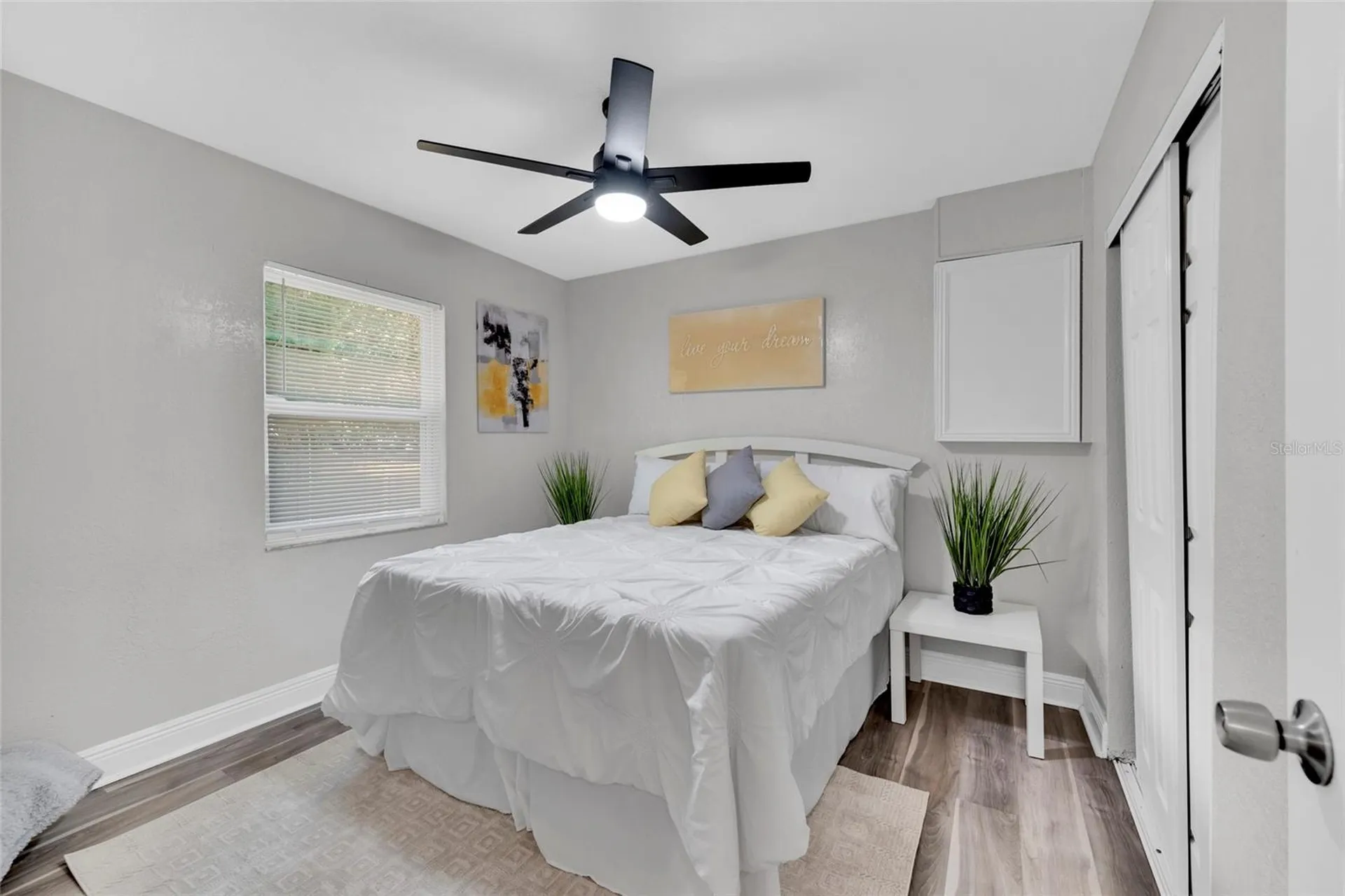 429 E Oakwood Street Tarpon Springs FL 34689