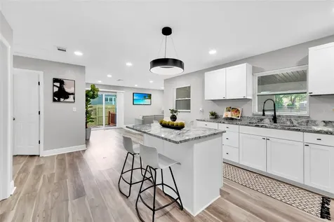 429 E Oakwood Street Tarpon Springs FL 34689