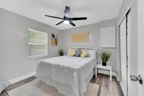 429 E Oakwood Street Tarpon Springs FL 34689