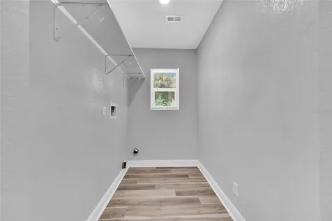429 E Oakwood Street Tarpon Springs FL 34689