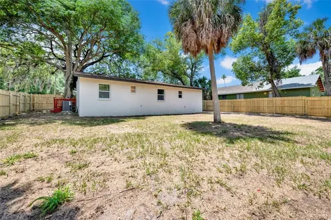 429 E Oakwood Street Tarpon Springs FL 34689