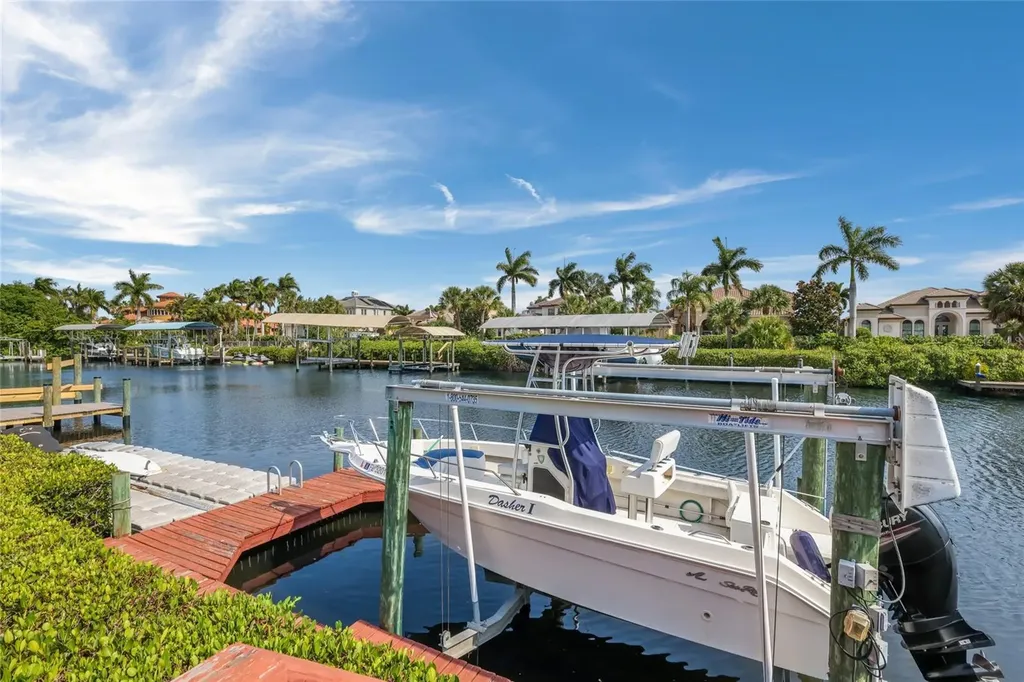 3707 5th Avenue NE Bradenton FL 34208