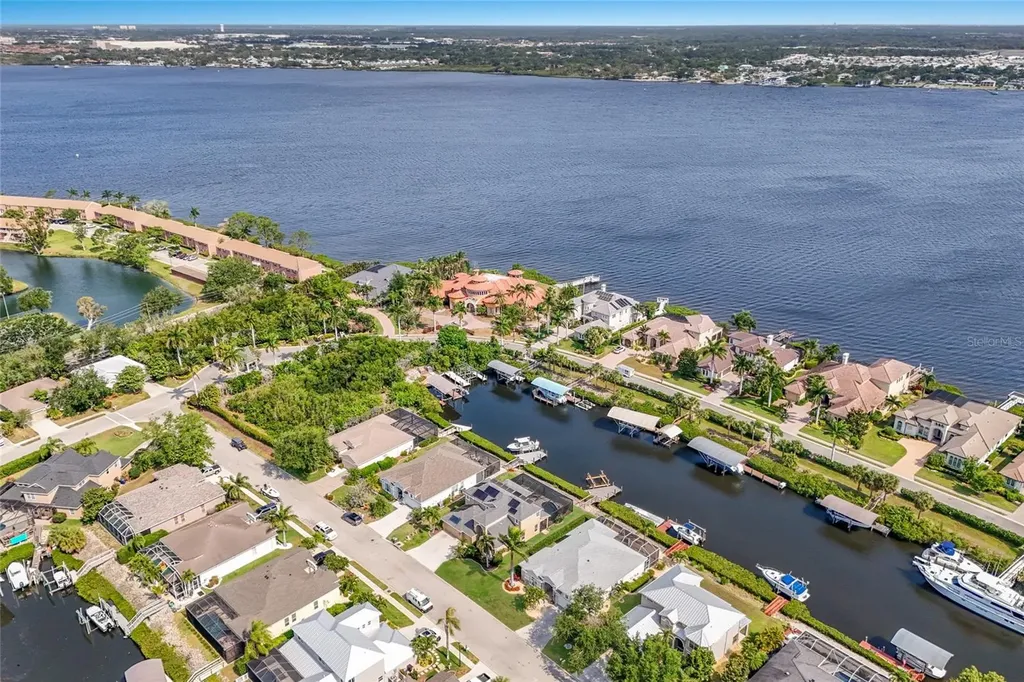 3707 5th Avenue NE Bradenton FL 34208