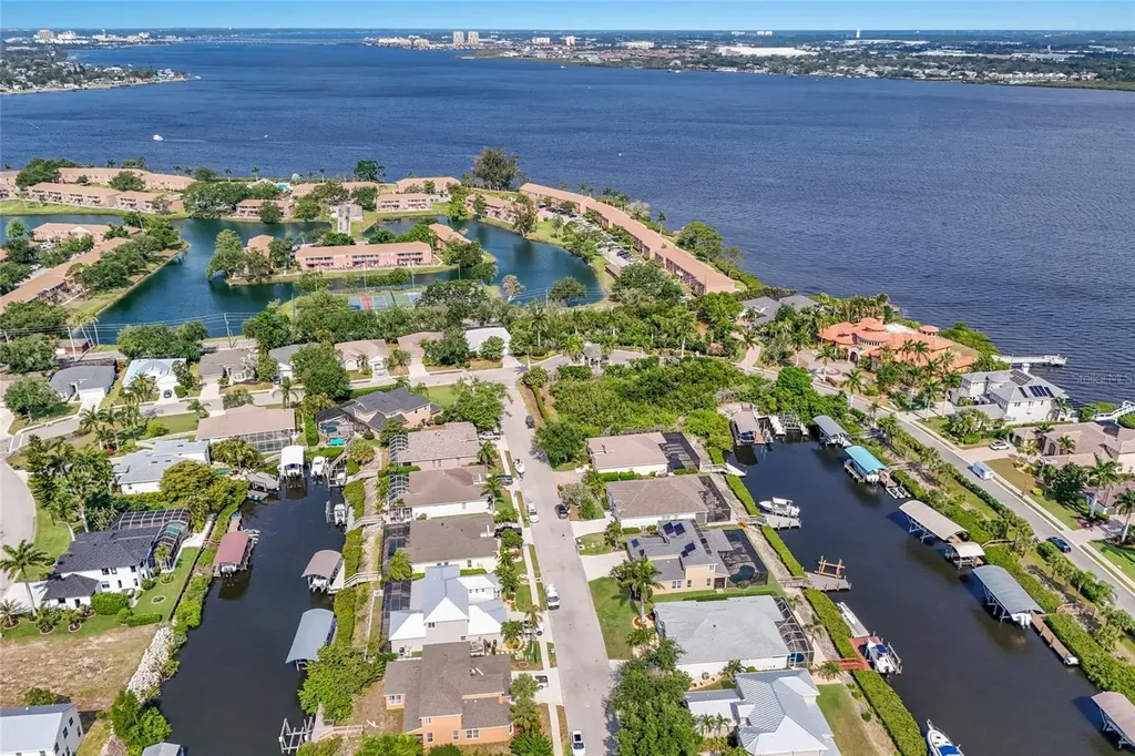 3707 5th Avenue NE Bradenton FL 34208