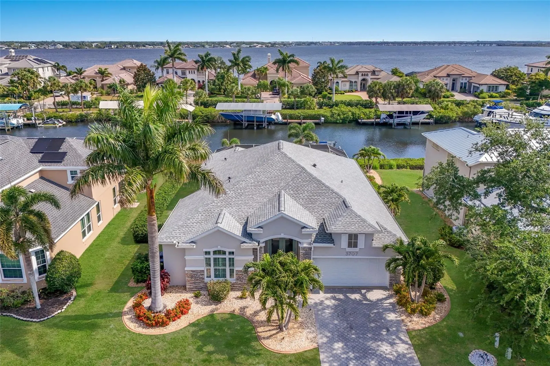 3707 5th Avenue NE Bradenton FL 34208