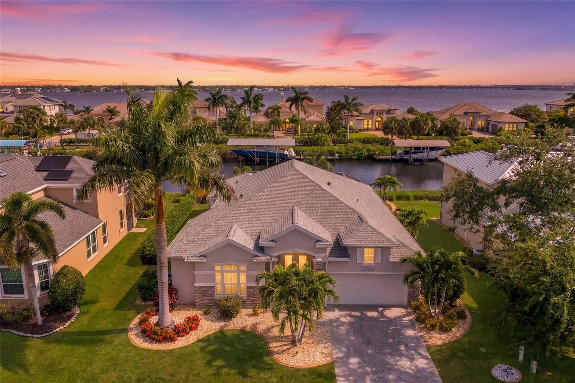 3707 5th Avenue NE Bradenton FL 34208