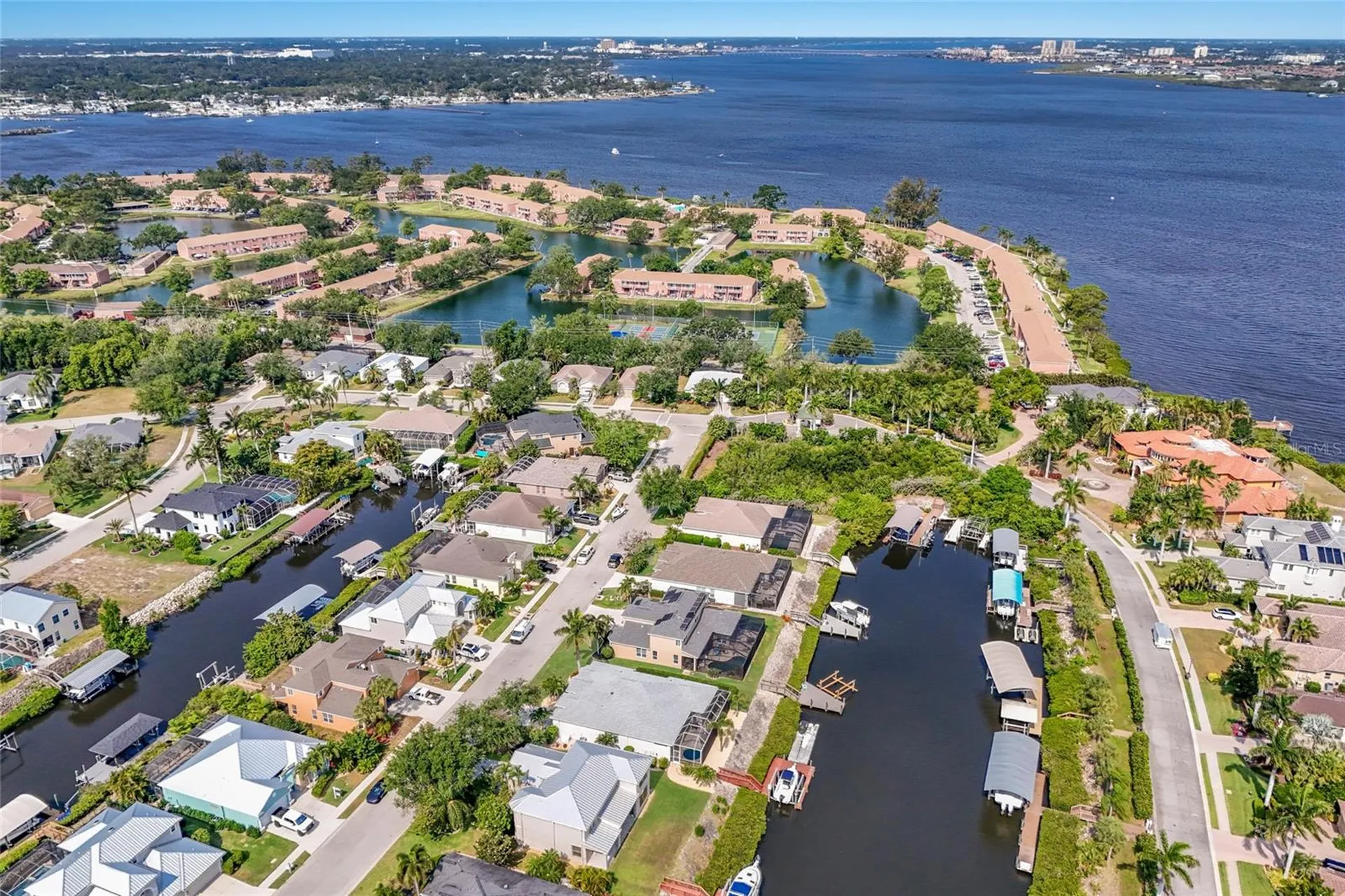 3707 5th Avenue NE Bradenton FL 34208