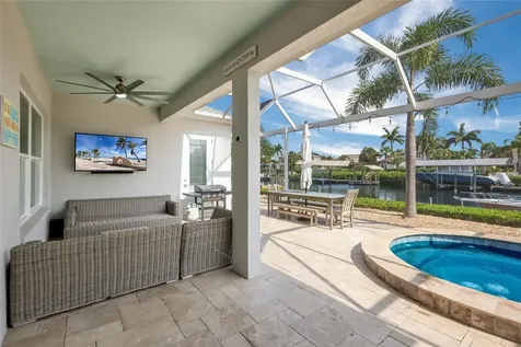 3707 5th Avenue NE Bradenton FL 34208