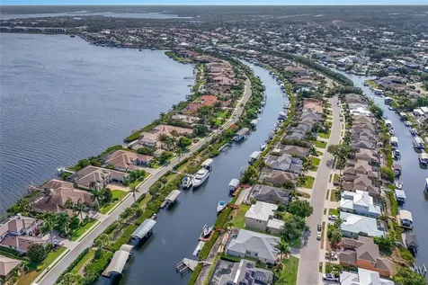 3707 5th Avenue NE Bradenton FL 34208