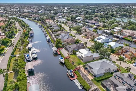 3707 5th Avenue NE Bradenton FL 34208