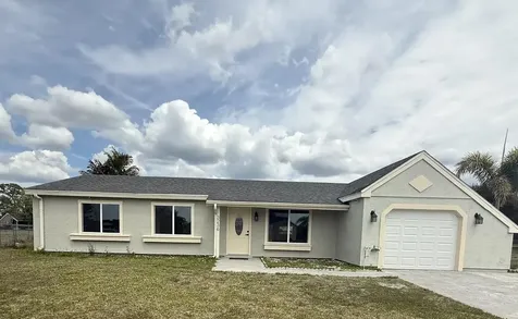 3236 Montclair Circle North Port FL 34287