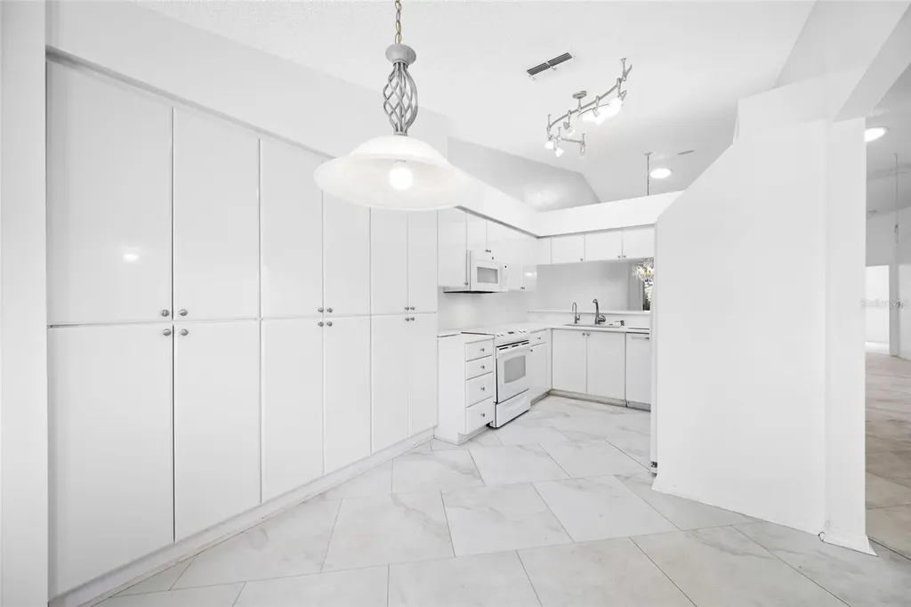 2565 Estancia Boulevard Clearwater FL 33761