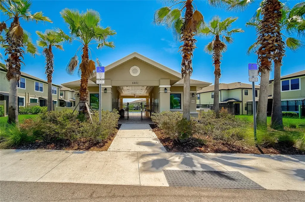 7811 52nd Terrace E Bradenton FL 34203