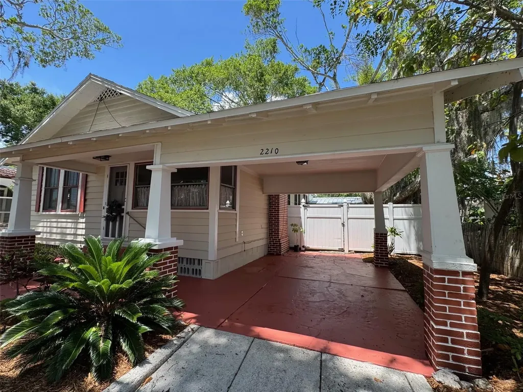 2210 14th Avenue W Bradenton FL 34205