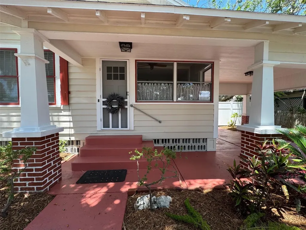 2210 14th Avenue W Bradenton FL 34205