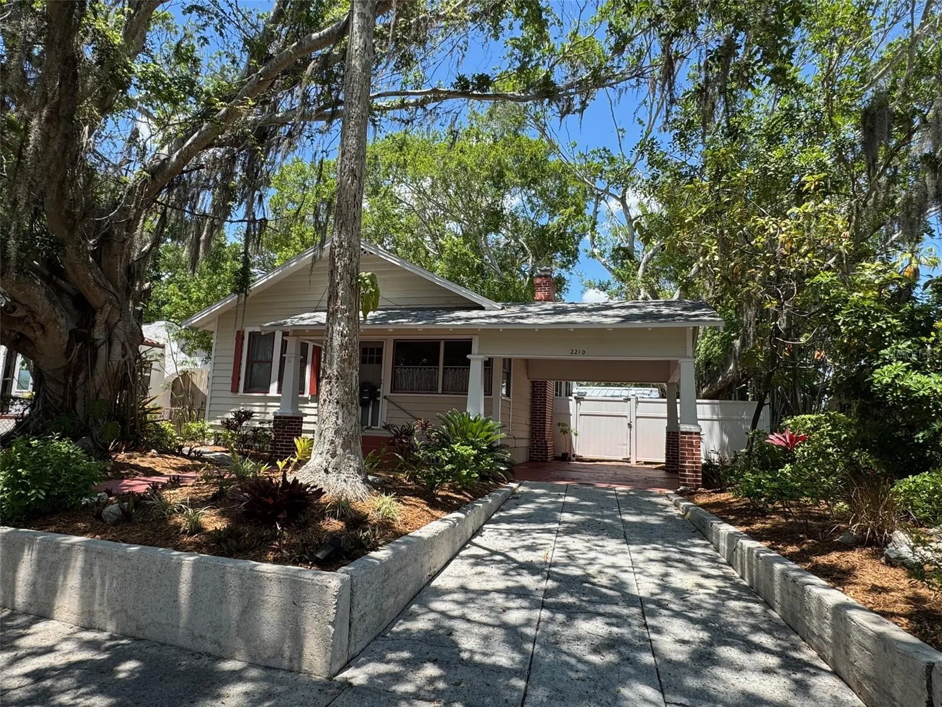2210 14th Avenue W Bradenton FL 34205