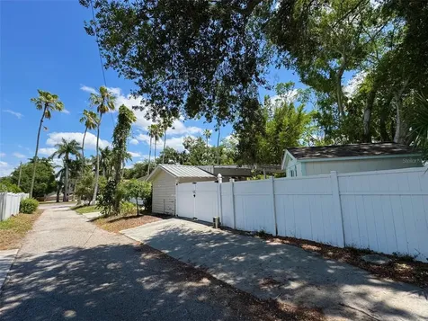 2210 14th Avenue W Bradenton FL 34205