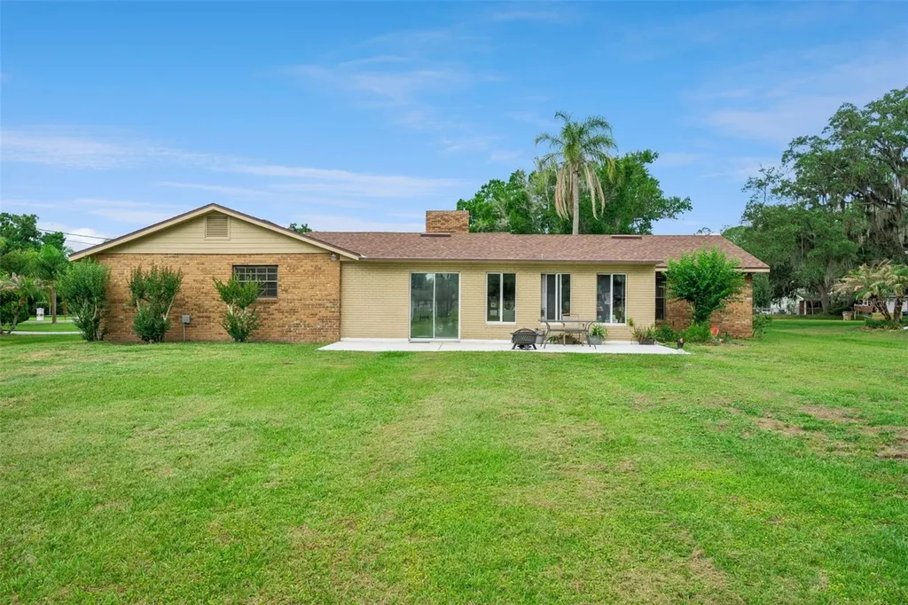 1081 Salsona Avenue Kissimmee FL 34744