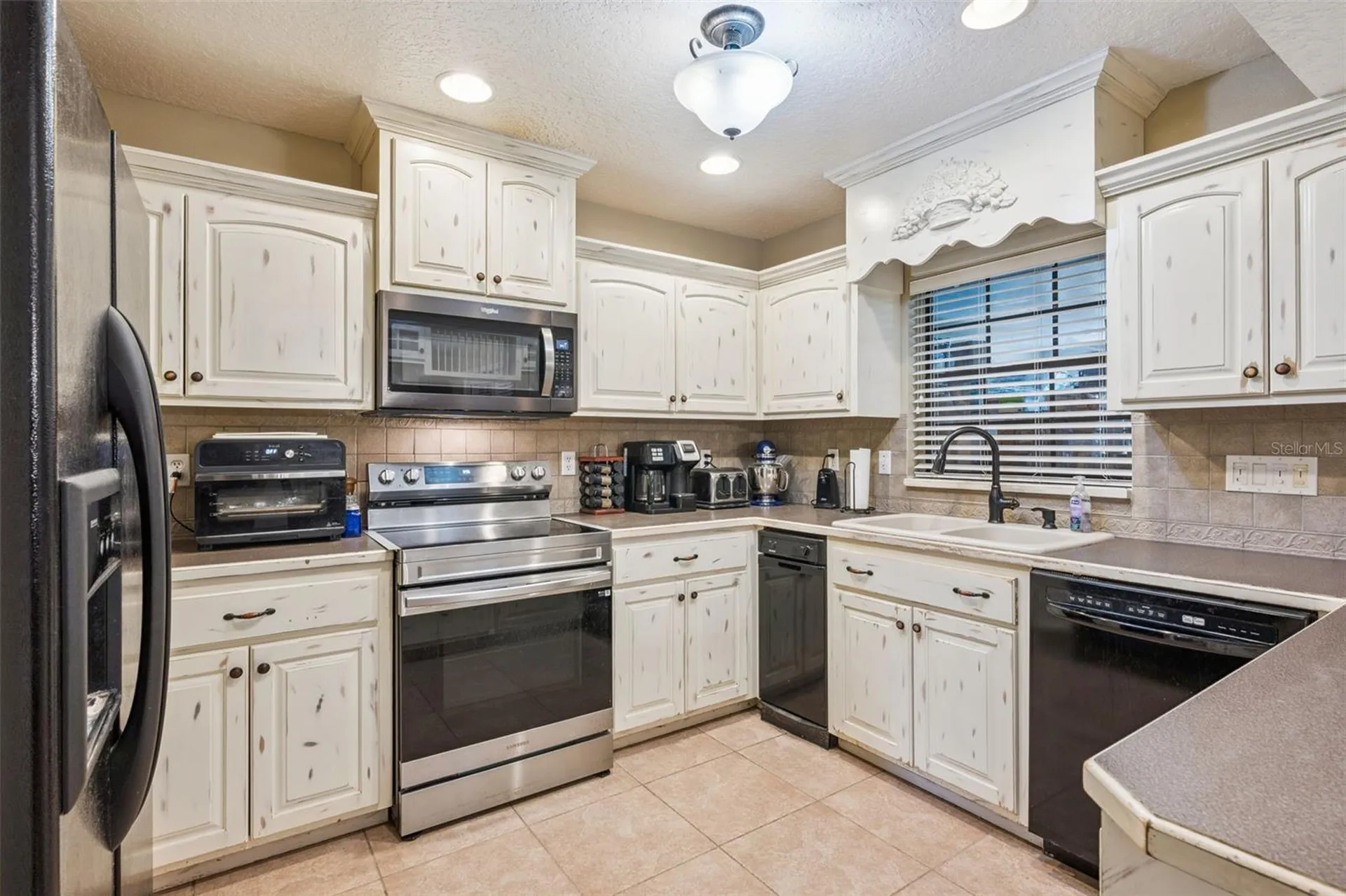 1081 Salsona Avenue Kissimmee FL 34744