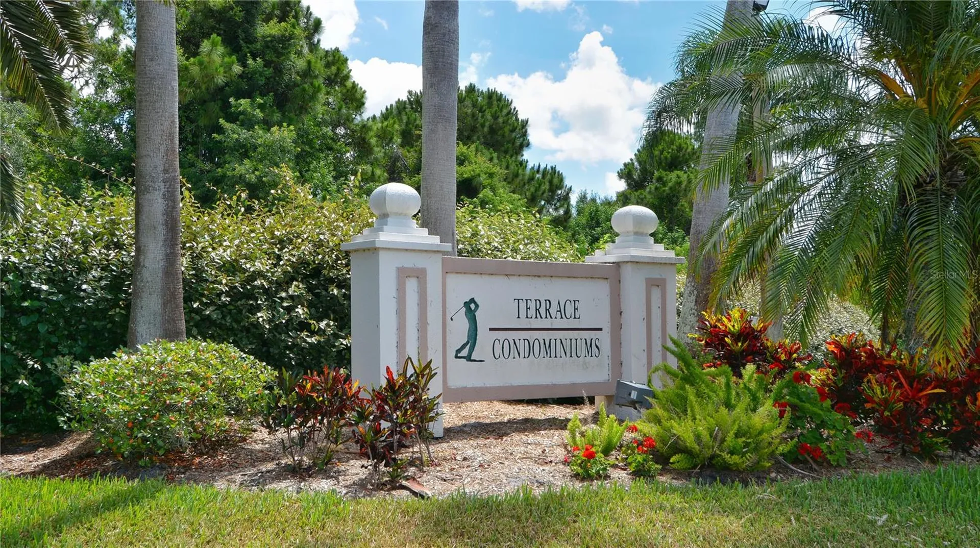 8755 Olde Hickory Avenue Sarasota FL 34238