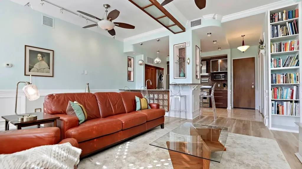 405 Central Avenue St Petersburg FL 33701