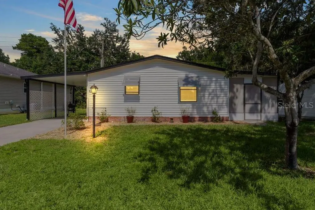 1709 E Schwartz Boulevard The Villages FL 32159