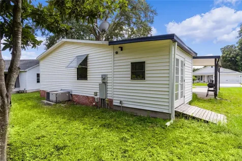 1709 E Schwartz Boulevard The Villages FL 32159