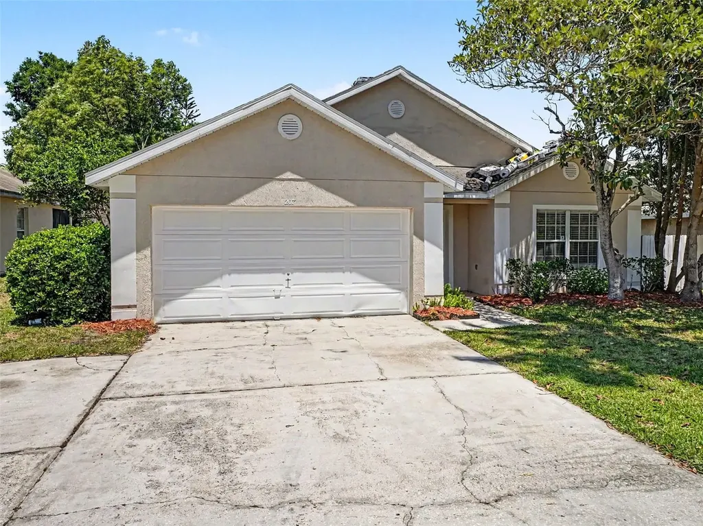 207 Lake Mccoy Drive Apopka FL 32712