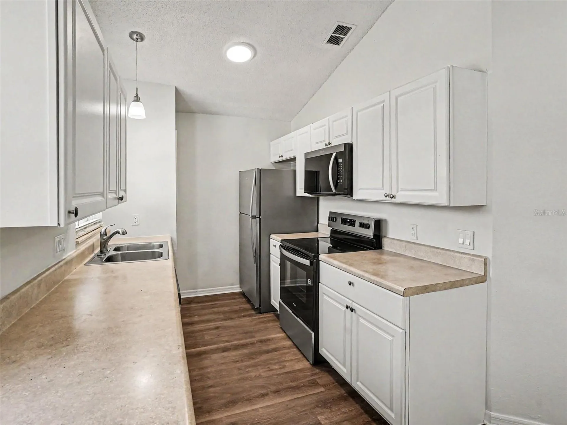 207 Lake Mccoy Drive Apopka FL 32712