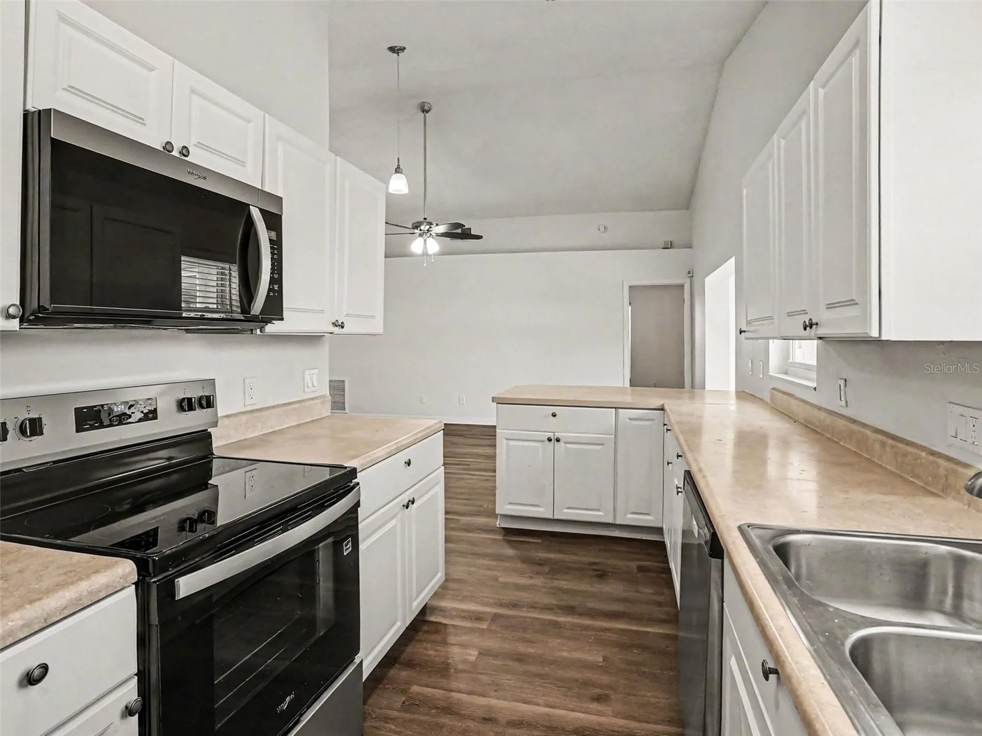 207 Lake Mccoy Drive Apopka FL 32712