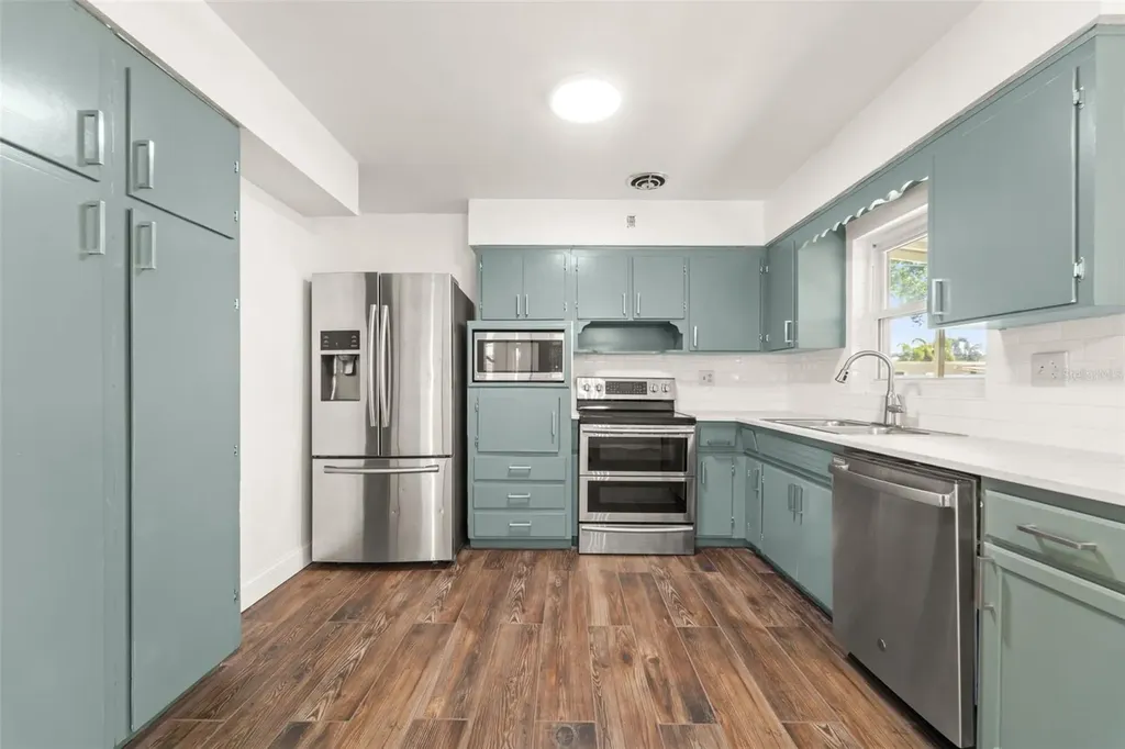 8141 42nd Street N Pinellas Park FL 33781
