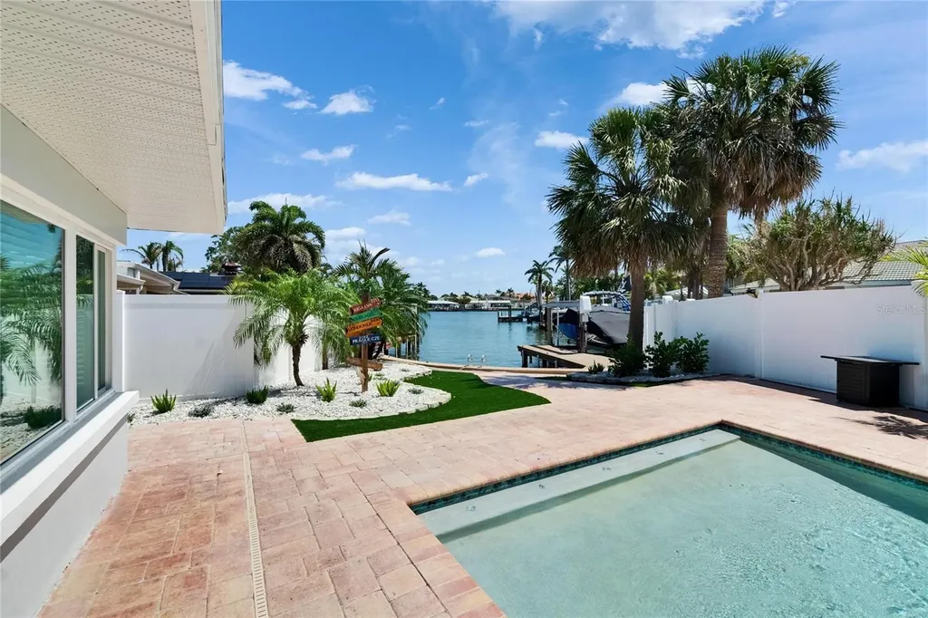 1492 Sea Gull Drive S South Pasadena FL 33707