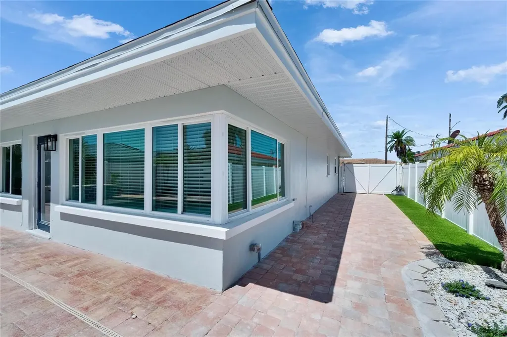 1492 Sea Gull Drive S South Pasadena FL 33707
