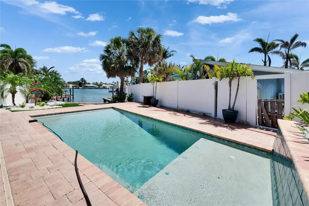 1492 Sea Gull Drive S South Pasadena FL 33707