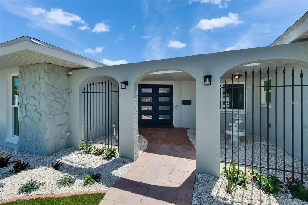 1492 Sea Gull Drive S South Pasadena FL 33707