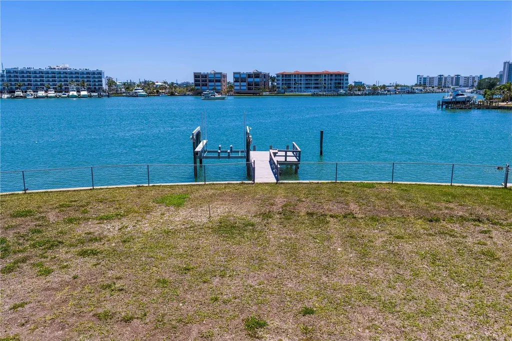 11050 5th Street E Treasure Island FL 33706