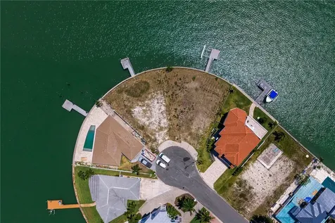 11050 5th Street E Treasure Island FL 33706