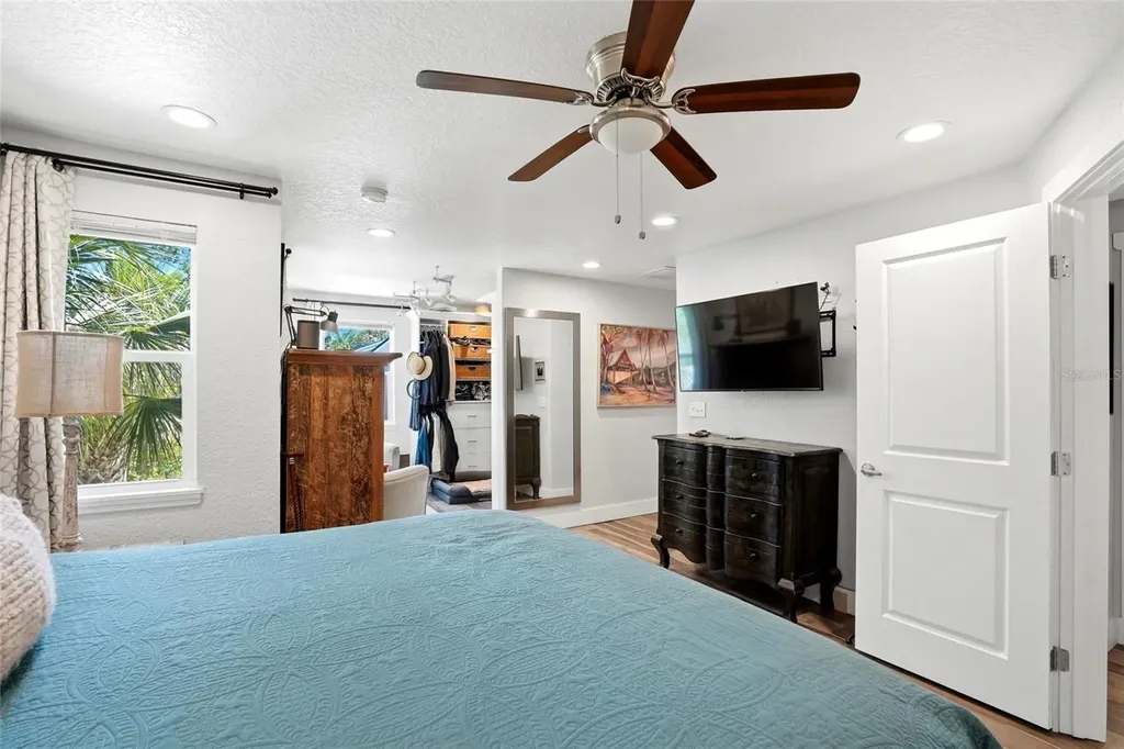 140 13th Avenue NE St Petersburg FL 33701