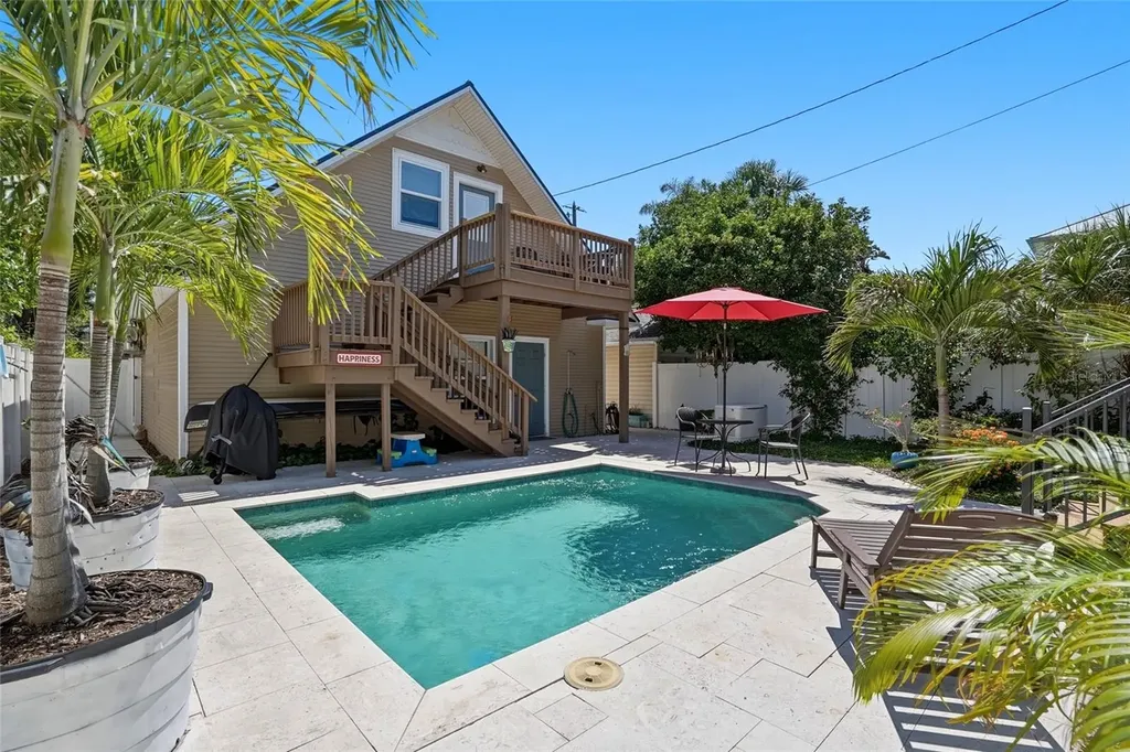 140 13th Avenue NE St Petersburg FL 33701