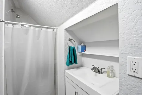 140 13th Avenue NE St Petersburg FL 33701