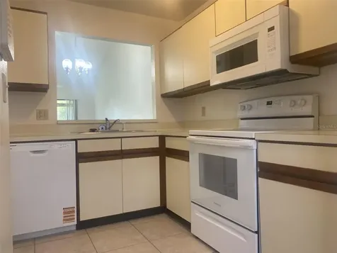 42 Pine Island Circle Kissimmee FL 34743