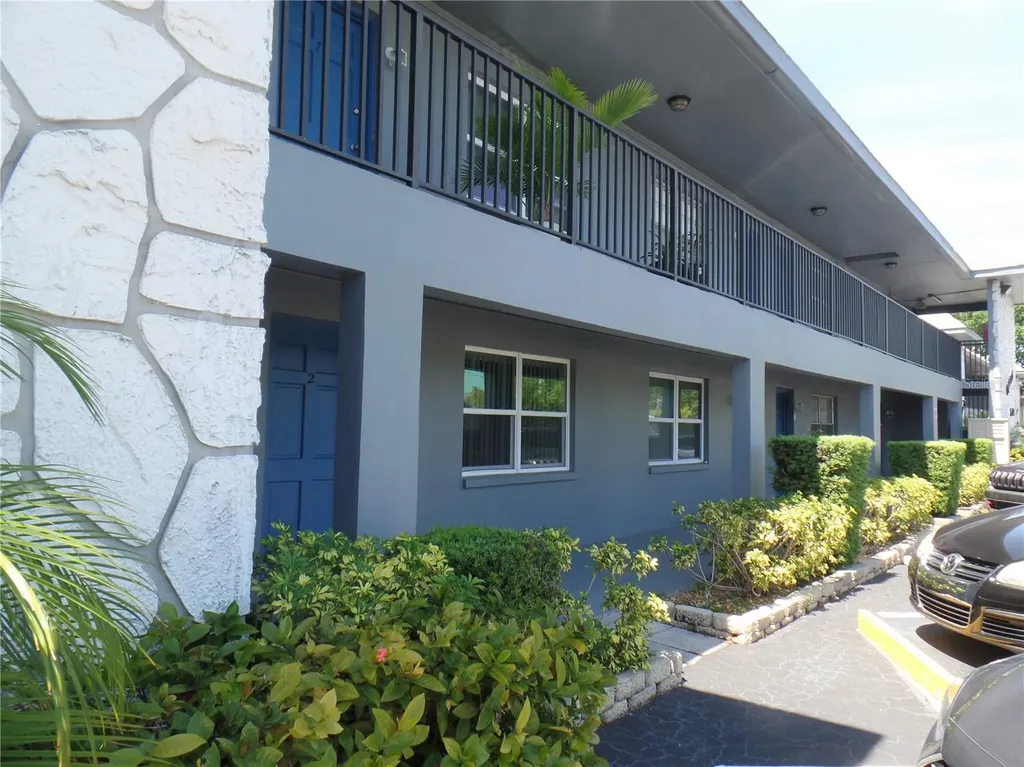 1240 70th Street N St Petersburg FL 33710