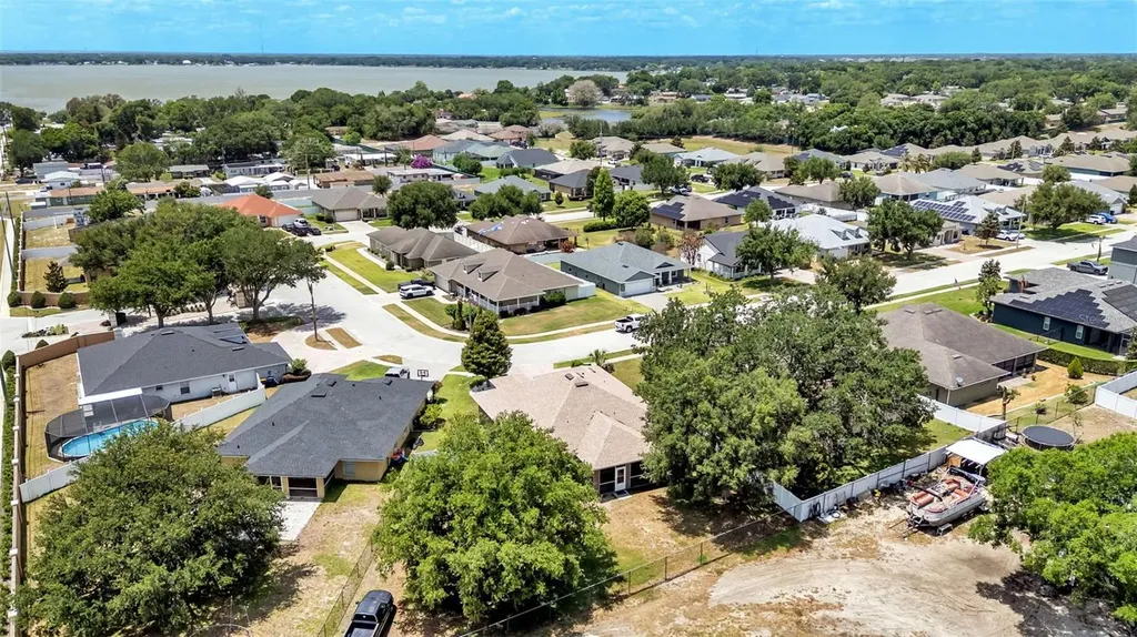 112 Bentley Oaks Boulevard Auburndale FL 33823