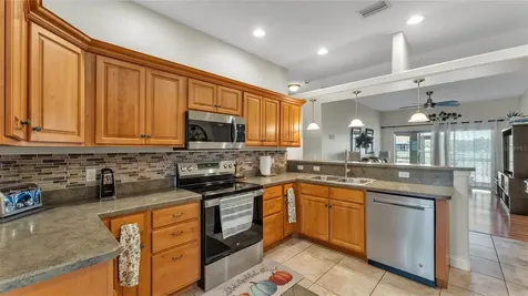 112 Bentley Oaks Boulevard Auburndale FL 33823
