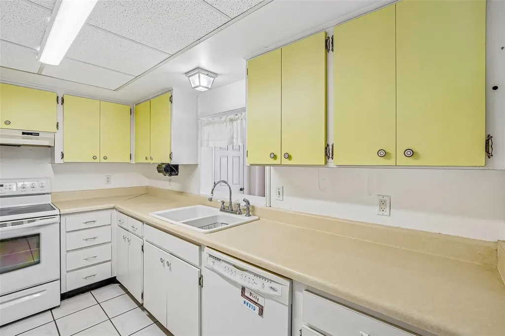 647 Fort Duquesna Drive Sun City Center FL 33573