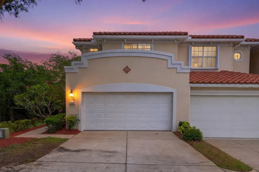 252 Valencia Circle St Petersburg FL 33716